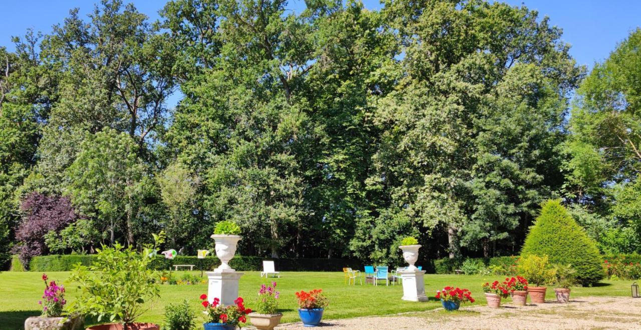 Chateau De Brinville Saint-Sauveur-sur-Ecole Ngoại thất bức ảnh