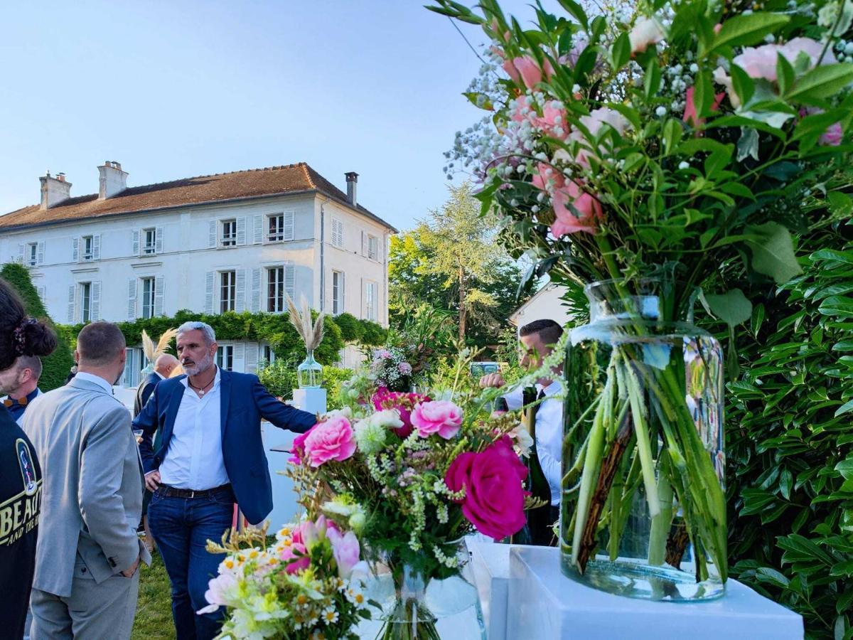 Chateau De Brinville Saint-Sauveur-sur-Ecole Ngoại thất bức ảnh